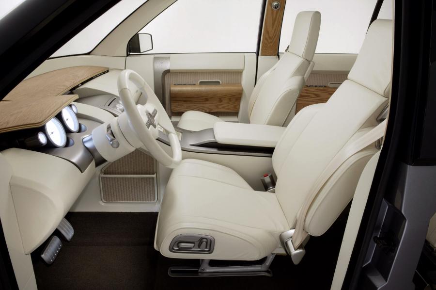  Ford Fairlane Concept 2005 года  (фото 27 из 52)